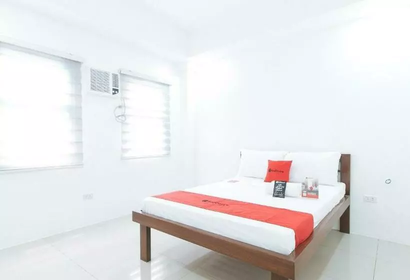 هتل Reddoorz Plus At Dbuilders Poblacion Bgc