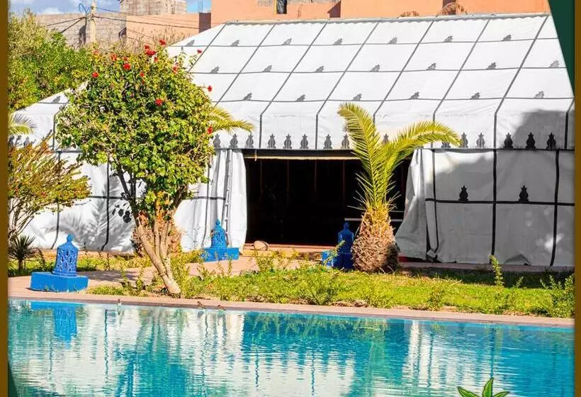 Majatalo Las Palmeras Guest House