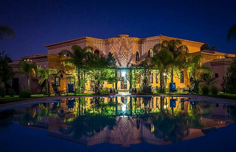 بنسيون Las Palmeras Guest House