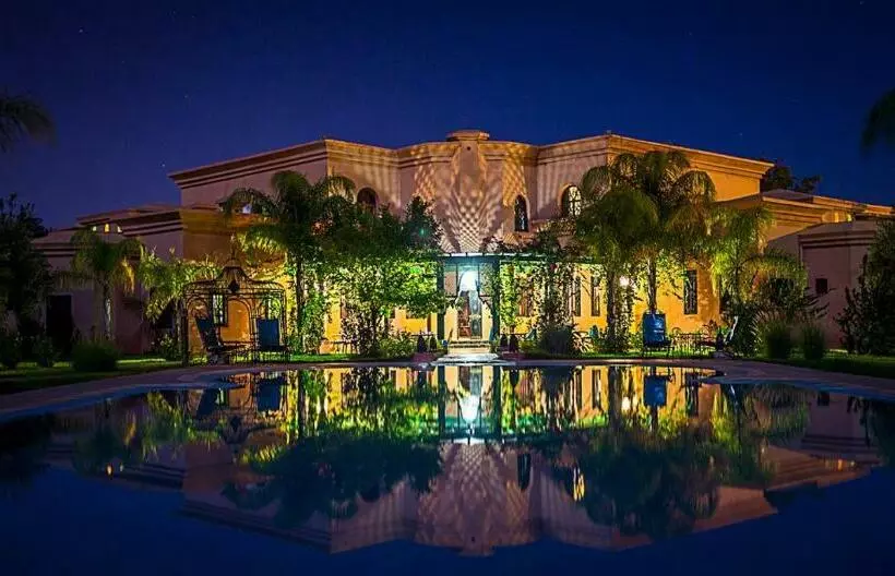 Majatalo Las Palmeras Guest House