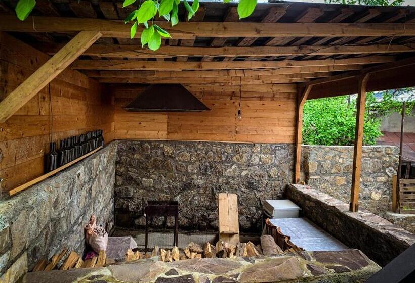 پانسیون White House In Borjomi