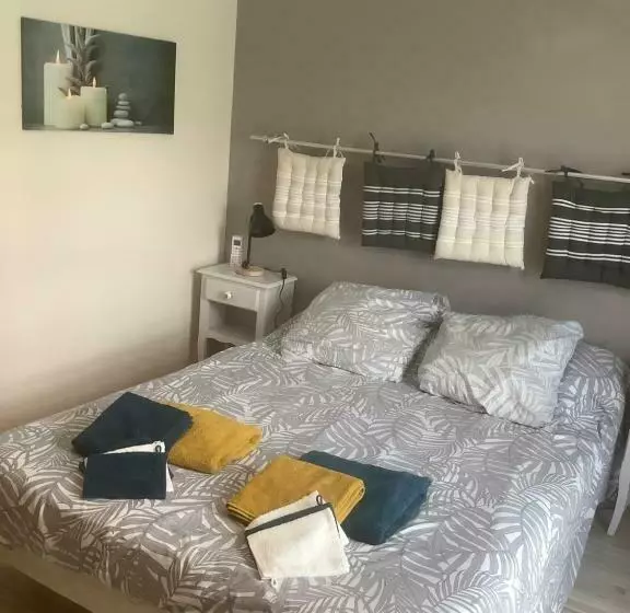 ペンション Chambre D Hôtes Indépendante Dans Village Médiéval