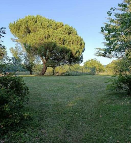 Maison Au Calme Sur Une Propriété De 40 Hectares