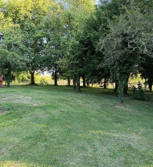 Maison Au Calme Sur Une Propriété De 40 Hectares