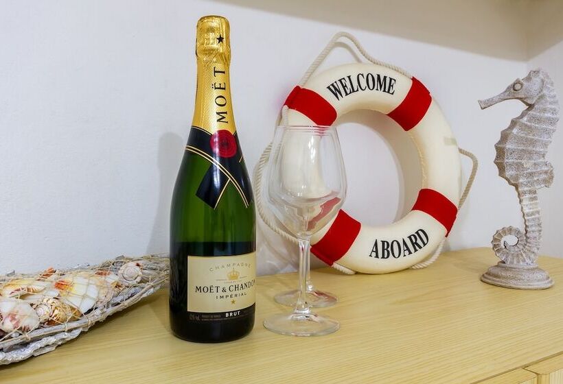 Air Conditioned Studio Near The Sea With Wi Fi Garden And Bike