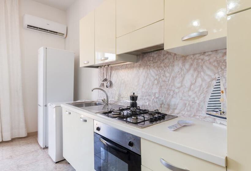 Air Conditioned Studio Near The Sea With Wi Fi Garden And Bike