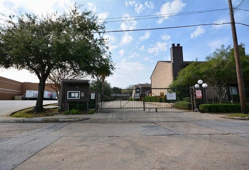 Houston Nrg Med Center Area 2b 2b All Inclusive