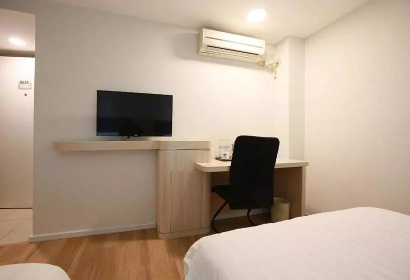 Отель Hanting Express Beijing Asian Games Village