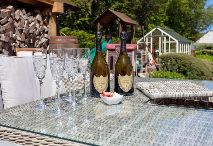 The Coyle House Donnini Deluxe