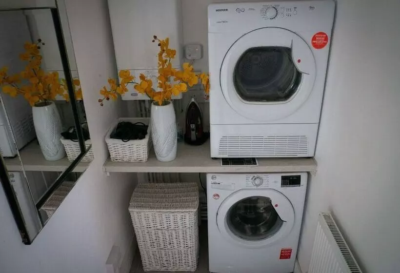 Captivating House In Aberdare Sleeps 6 Near Brecon