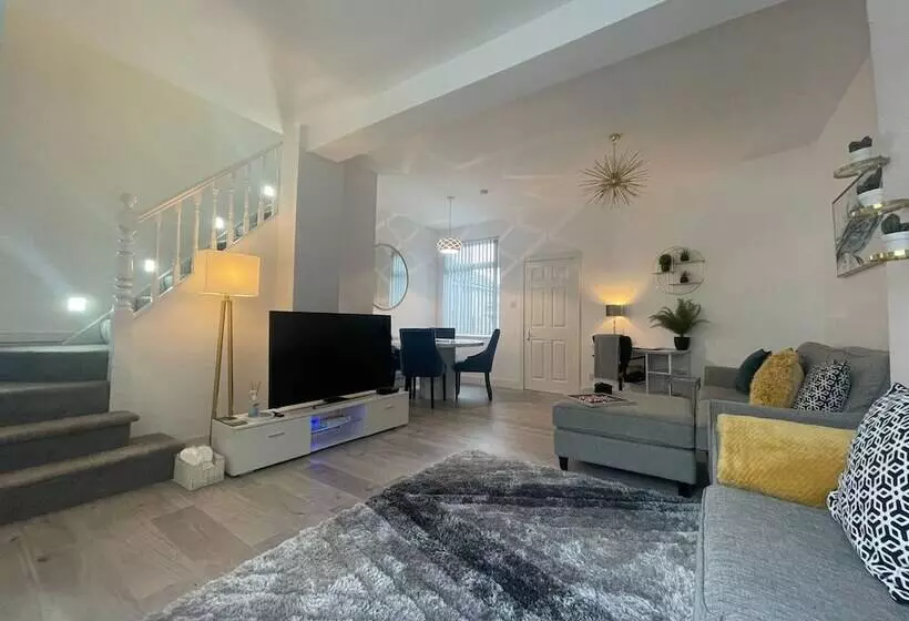 Captivating House In Aberdare Sleeps 6 Near Brecon