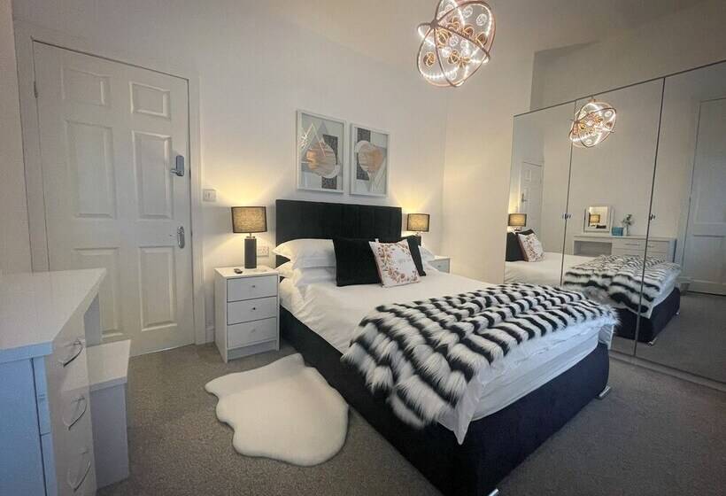 Captivating House In Aberdare Sleeps 6 Near Brecon