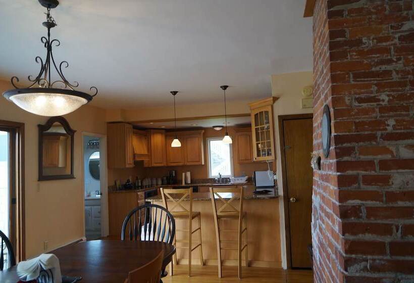 Short Sands View Y770 G Beautiful, Large Home Short Walk Through A Neighborhood To Short Sands Beach