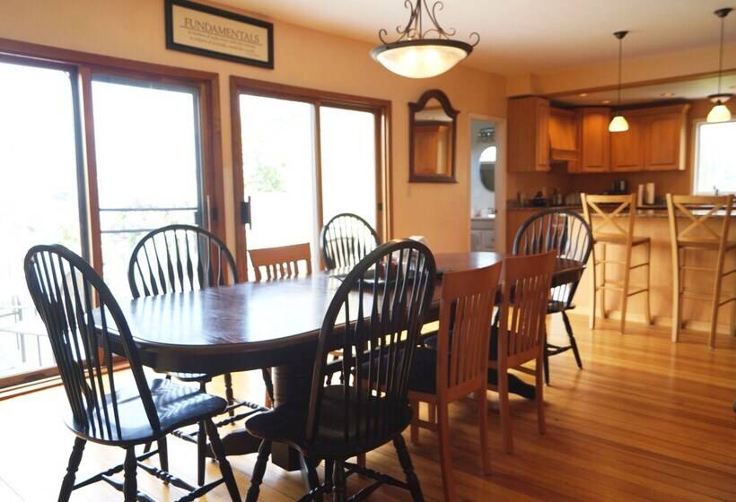 Short Sands View Y770 G Beautiful, Large Home Short Walk Through A Neighborhood To Short Sands Beach