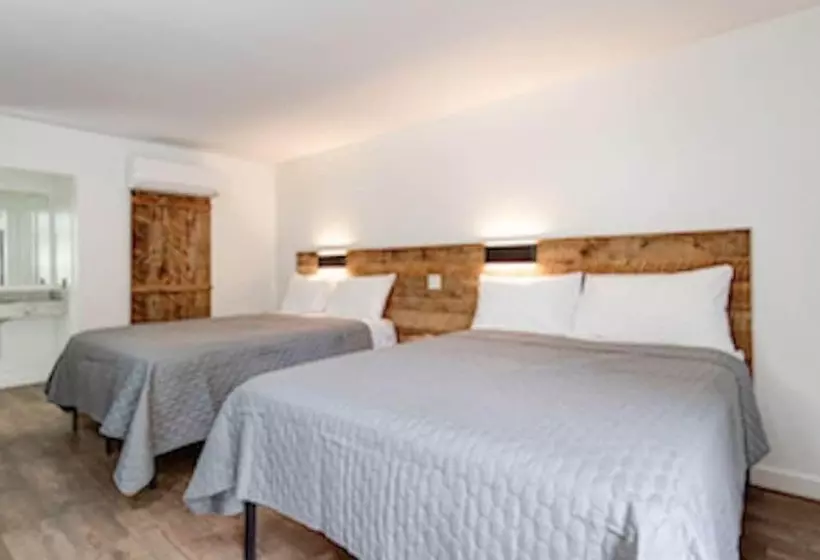 Heart Of The Valley Motel