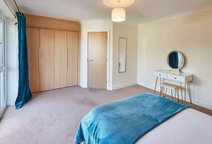 Host Stay Farrers View
