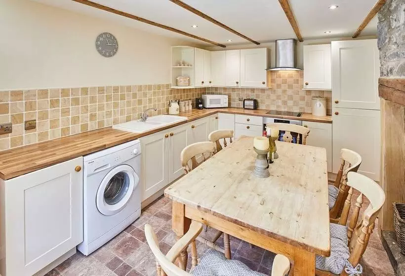 Host & Stay   Eden Cottage