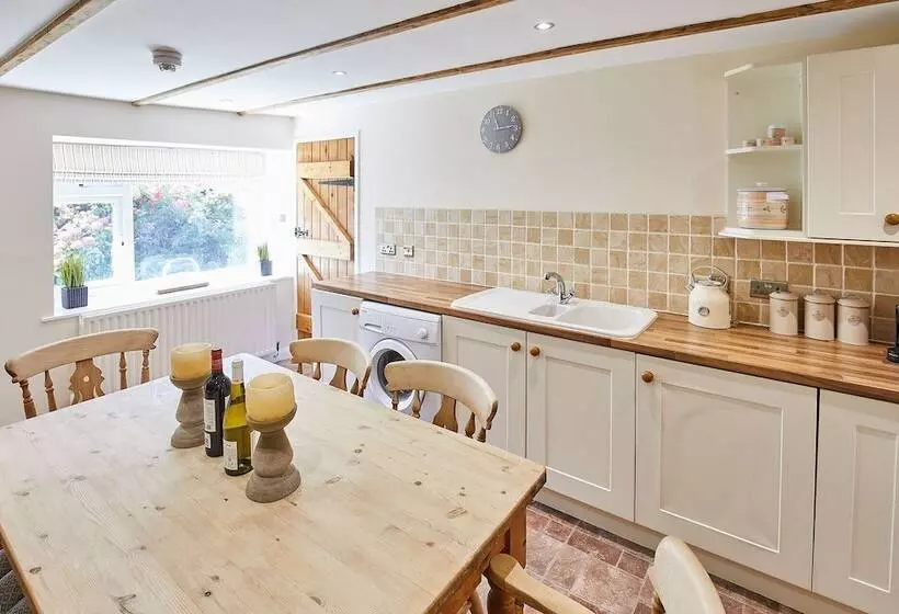 Host & Stay   Eden Cottage