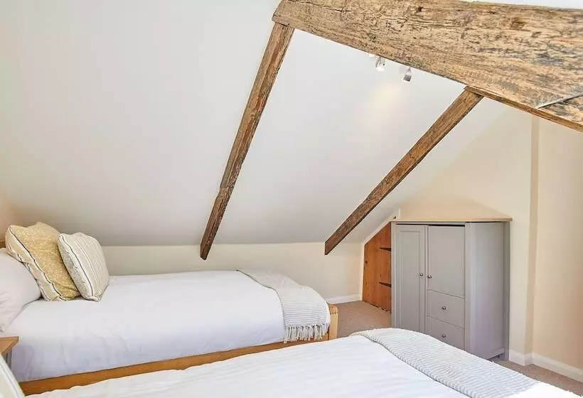 Host & Stay   Eden Cottage