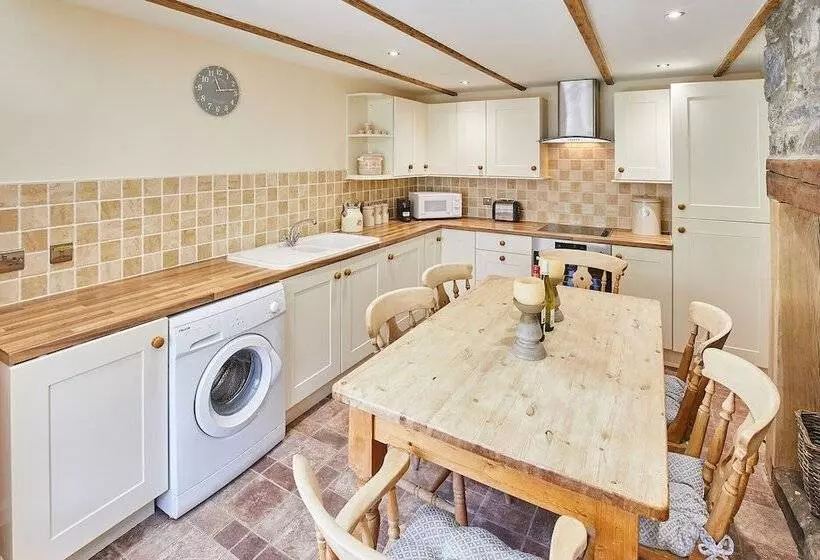 Host & Stay   Eden Cottage