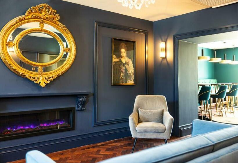 Отель Magmell Townhouse