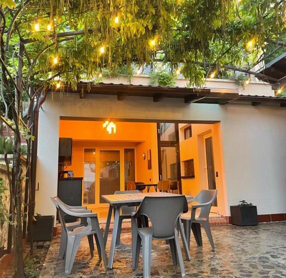 پانسیون Luxury Apartments Teodora