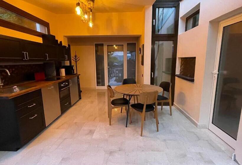 پانسیون Luxury Apartments Teodora