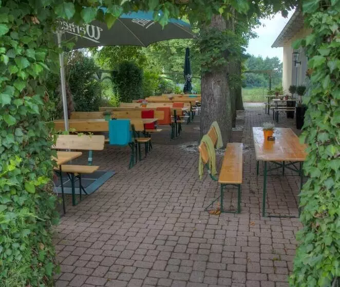 Restaurant Und Pension Zur Nassen Ecke