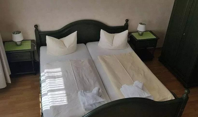 Restaurant Und Pension Zur Nassen Ecke