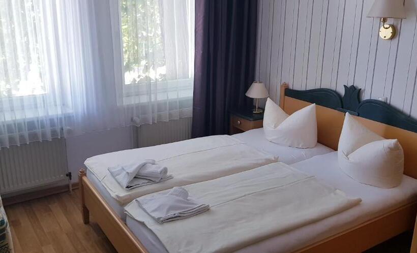 Restaurant Und Pension Zur Nassen Ecke