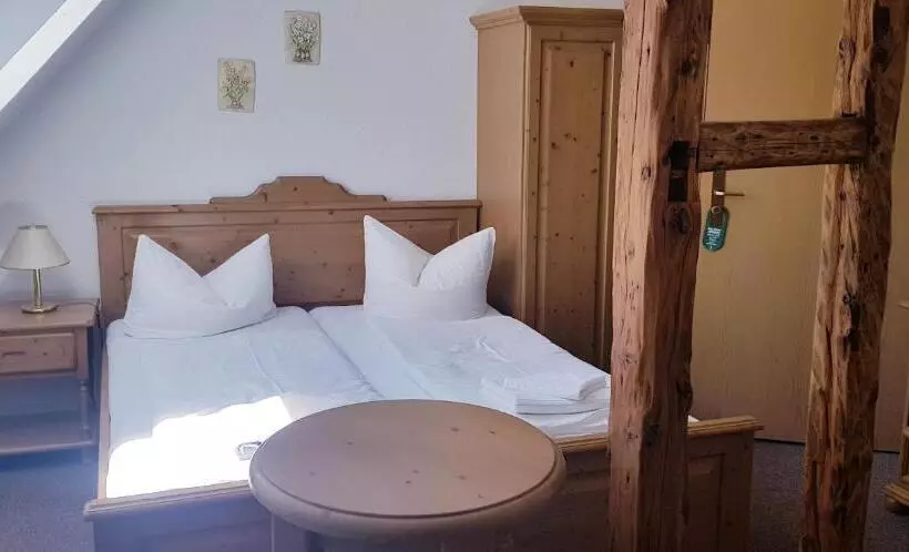 Restaurant Und Pension Zur Nassen Ecke