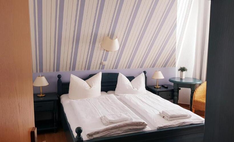 Restaurant Und Pension Zur Nassen Ecke