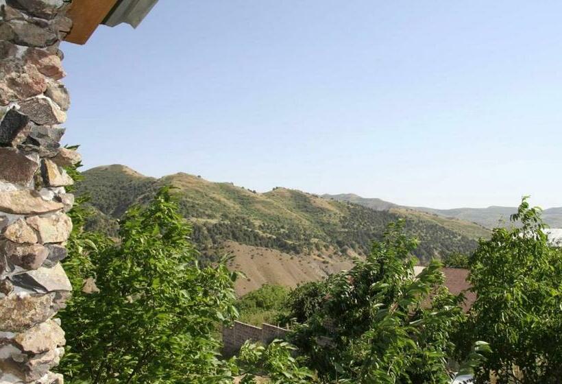 Hotel Havuts Tar Garden