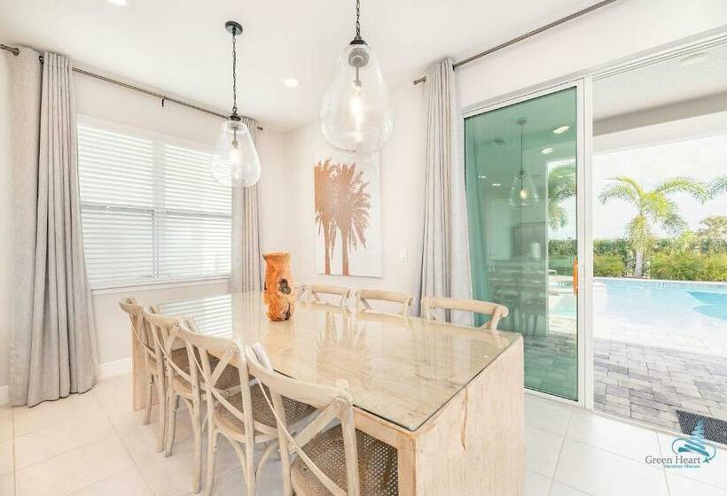 Newly Built Luxury 5bd Home W Private Pool & Spa