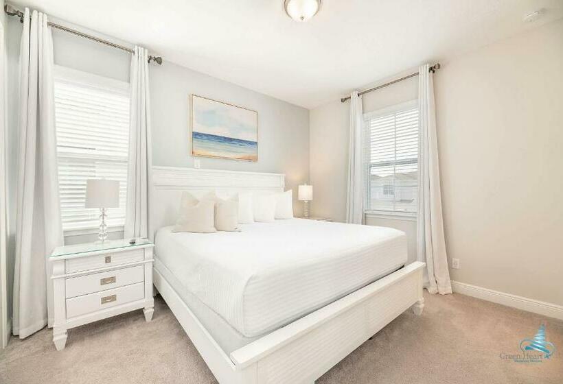 Newly Built Luxury 5bd Home W Private Pool & Spa