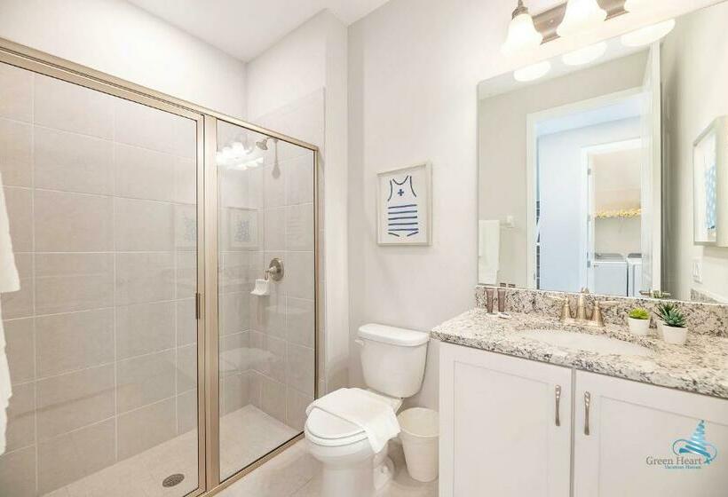 Newly Built Luxury 5bd Home W Private Pool & Spa