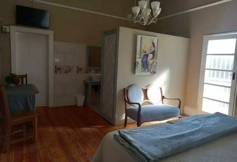 Majatalo Romantika Guesthouse