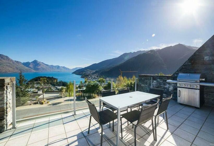 South View   Central With Stunning Views