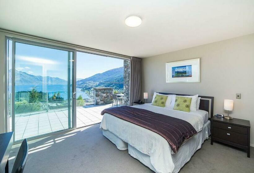 South View   Central With Stunning Views