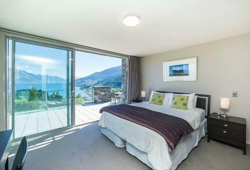 South View   Central With Stunning Views