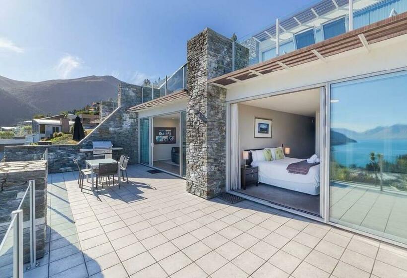 South View   Central With Stunning Views