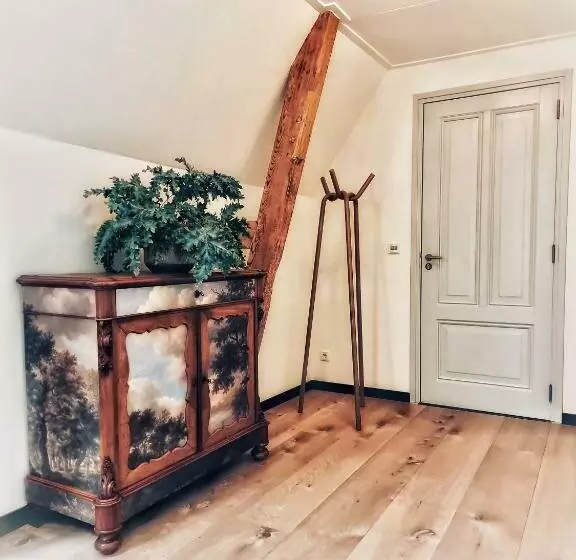 Elf Bed And Breakfast