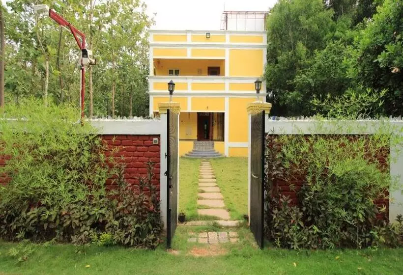 Hotelli Orange Orchid 6bhk Private Pool Villa