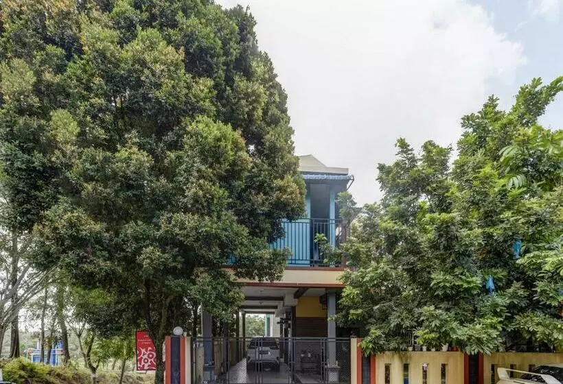 Hotelli Oyo 91298 Rumah Cantik Homestay