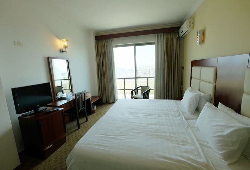 هتل Red Crescent Guesthouse