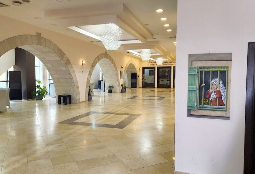 هتل Red Crescent Guesthouse