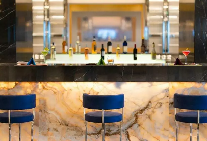 ホテル Rixos Marina Abu Dhabi