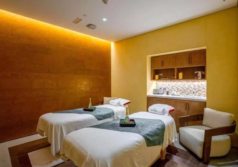 ホテル Rixos Marina Abu Dhabi