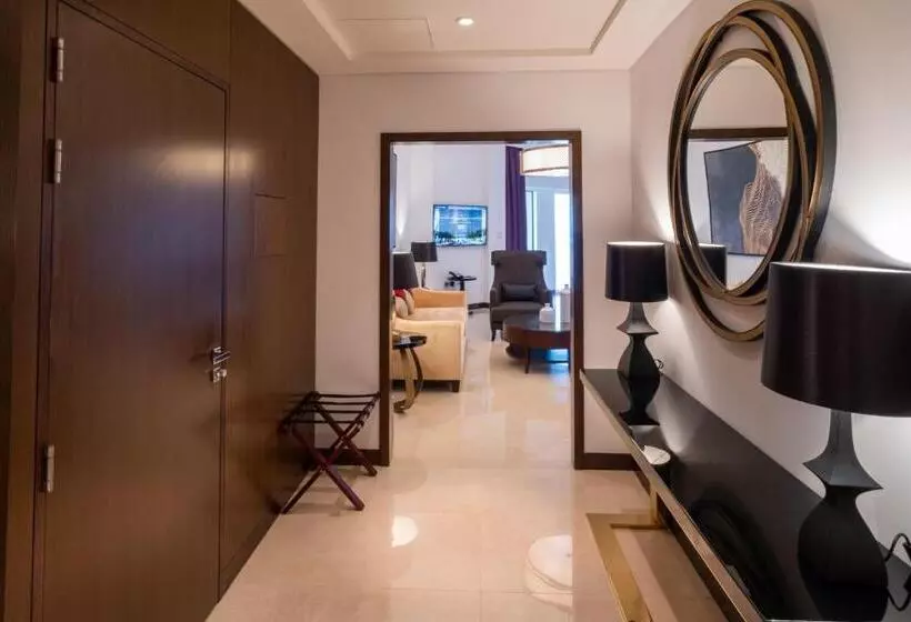 ホテル Rixos Marina Abu Dhabi