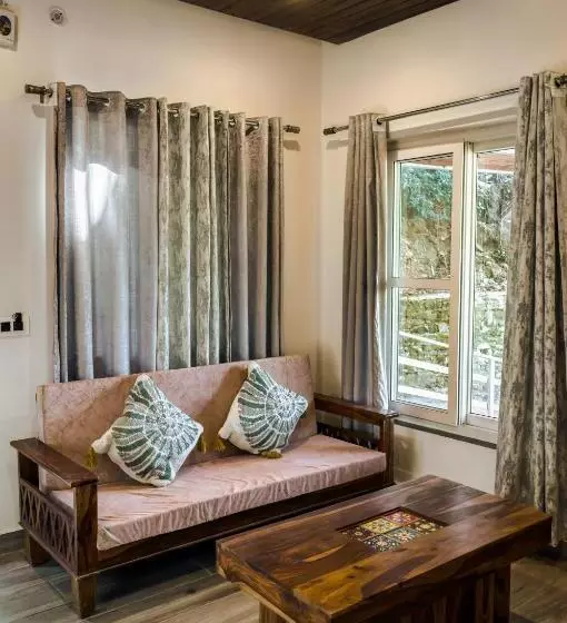 Hotelli The Frostwood Resort